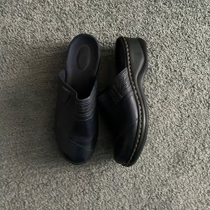 Clarks slide in shoes, navy blue leather, very comfortable, excellent condition